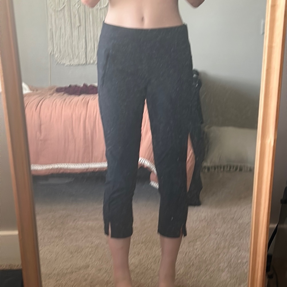 Athleta cropped pant.